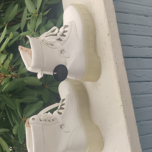 Alexis Bendel Women's Boots Sz 8.5 NWT  White Off White Clear - Picture 4 of 10